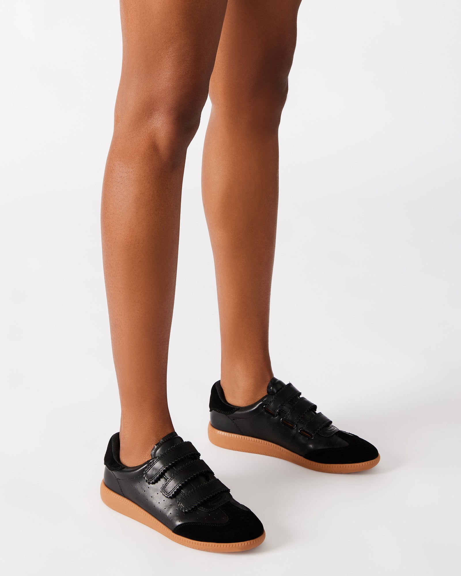 STEVEMADDEN_SHOES_MOMENTUM_BLACK_LEGS-DOWN.jpg