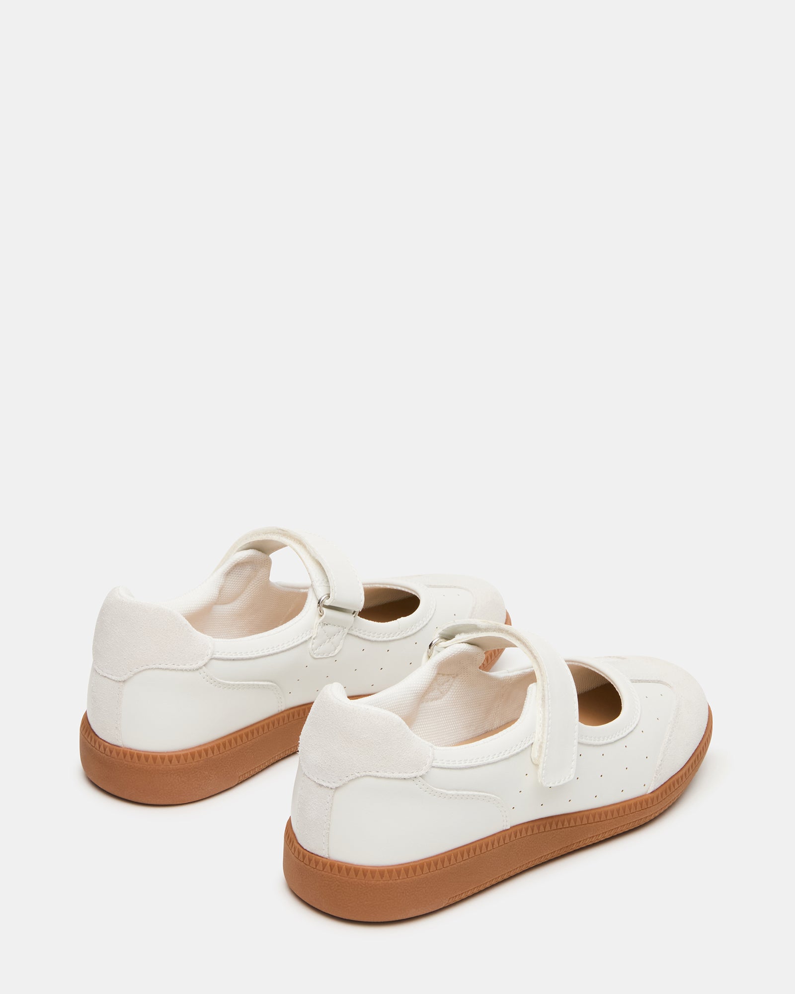 STEVEMADDEN_SHOES_MOVEMENT_WHITE_03.jpg