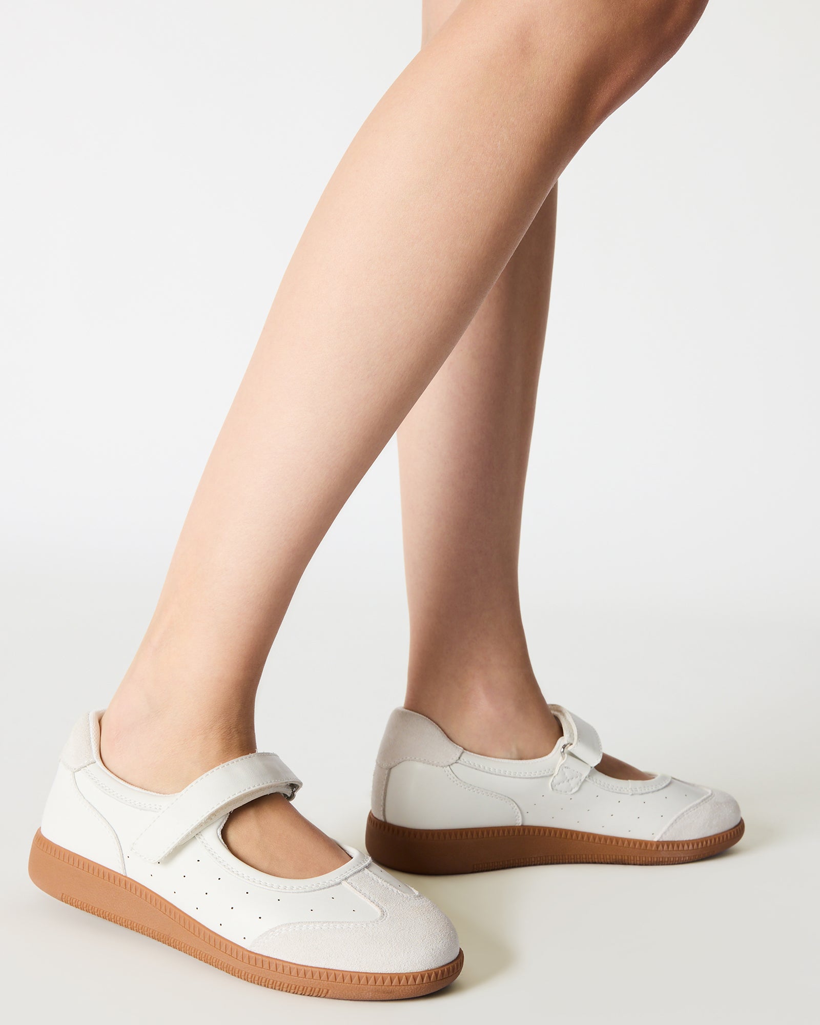 STEVEMADDEN_SHOES_MOVEMENT_WHITE_1034.jpg