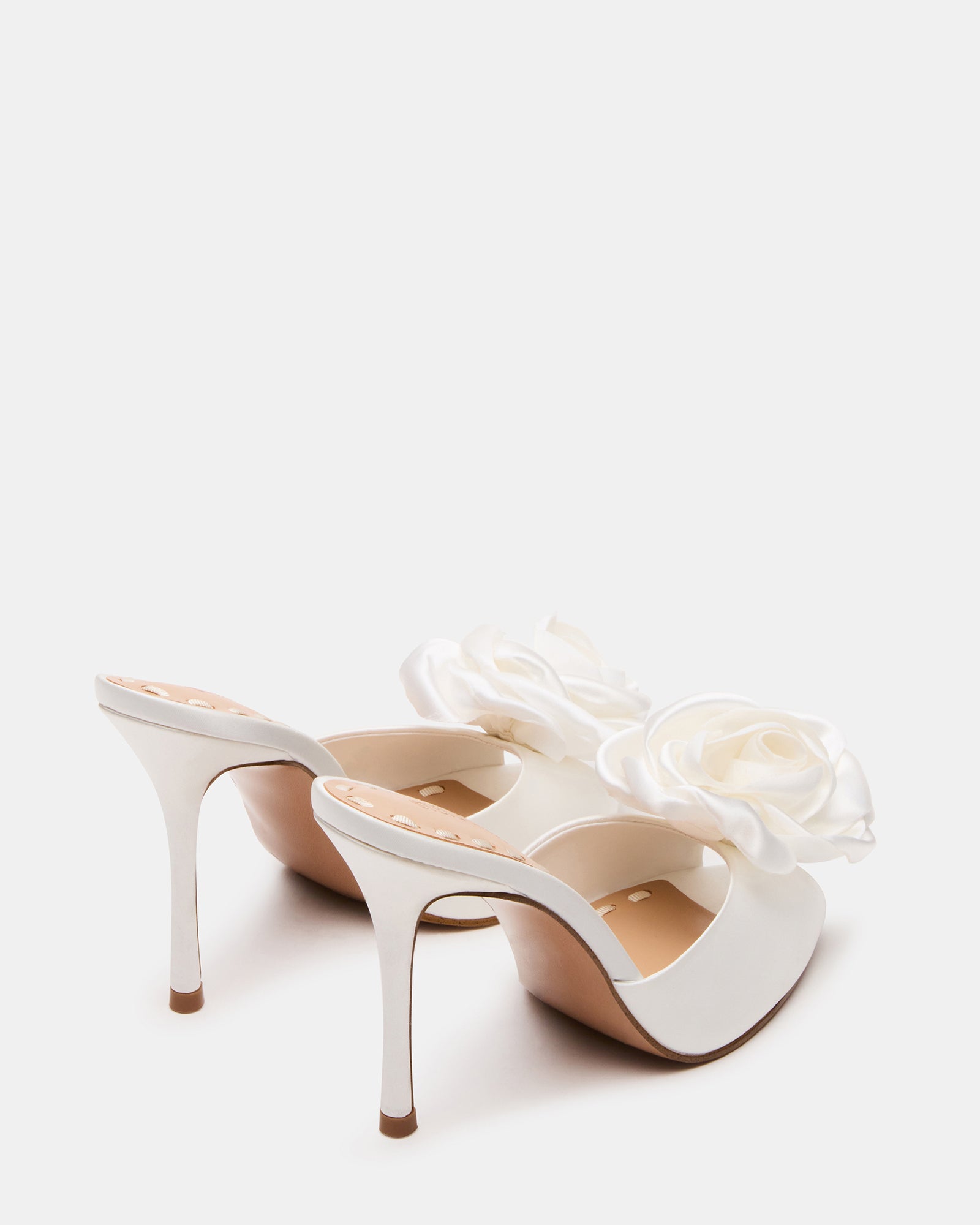 STEVEMADDEN_SHOES_PRIYA-FLWR_IVORY-SATIN_03.jpg