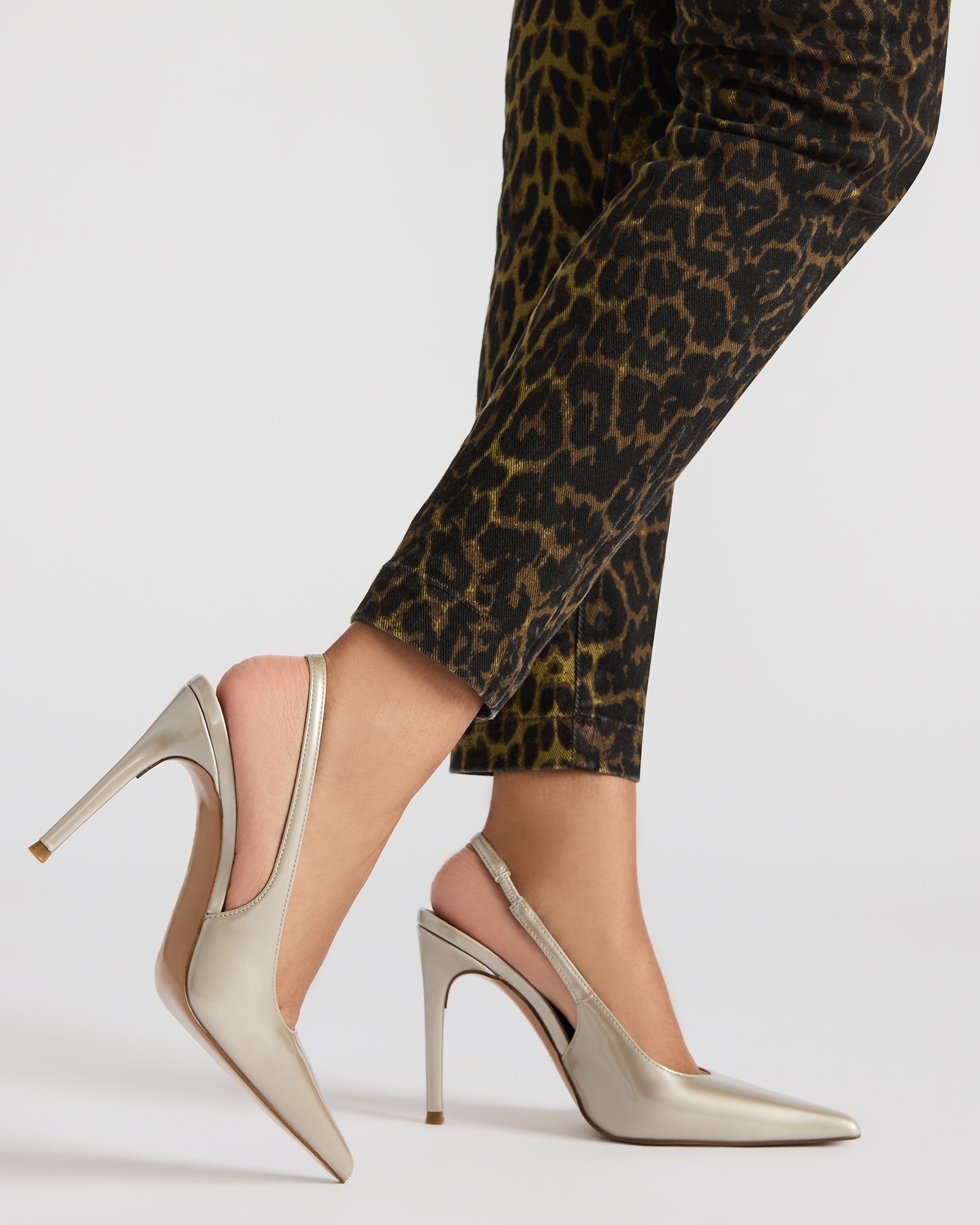 STEVEMADDEN_SHOES_REYES_CHAMPAGNE_1164.jpg