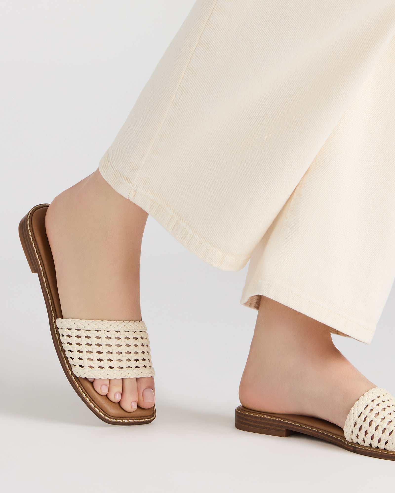 STEVEMADDEN_SHOES_SNIDER_WHITE_20018.jpg