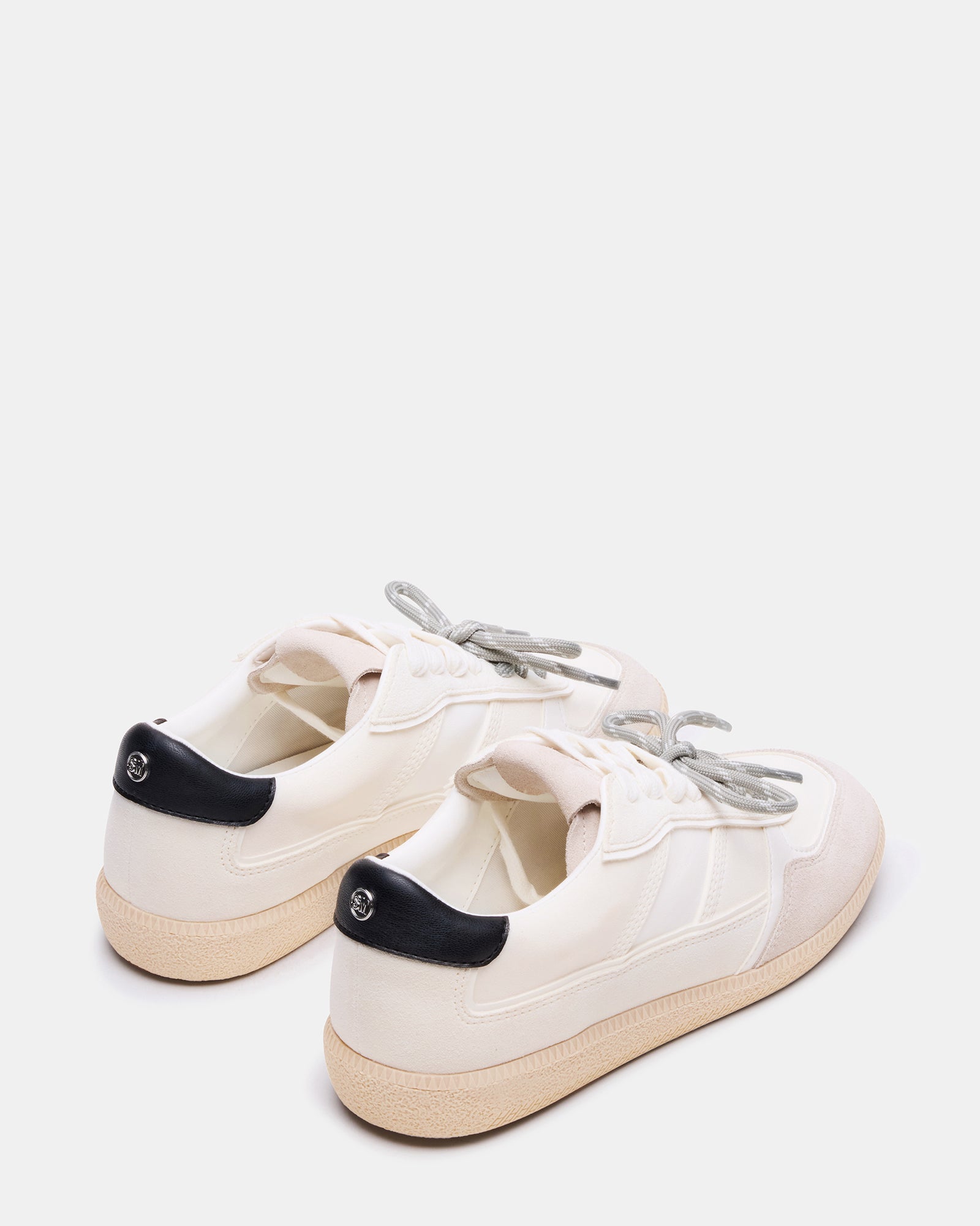 STEVEMADDEN_SHOES_SPORTY_WHITE_03_dcc1fb63-904d-4d1d-a041-9b828f32eb7b.jpg