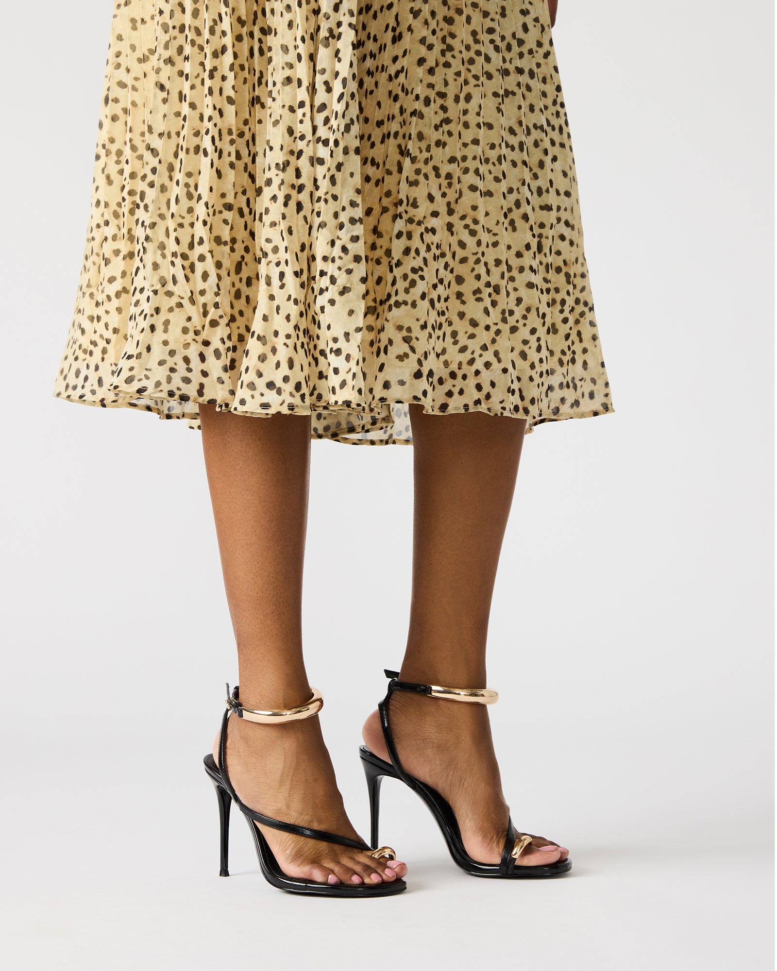 STEVEMADDEN_SHOES_TIA_BLACK_2976_df9fe198-c383-46ea-8c0b-0e9d0d1605e9.jpg